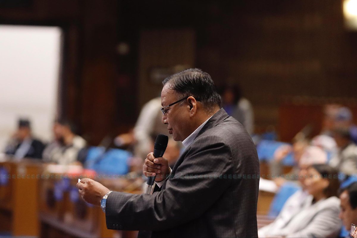 सरकारले राष्ट्रिय आयोजना र लोकतन्त्र दुवैलाई पछाडि धकेलिरहेको छः  देवेन्द्र पौडेल